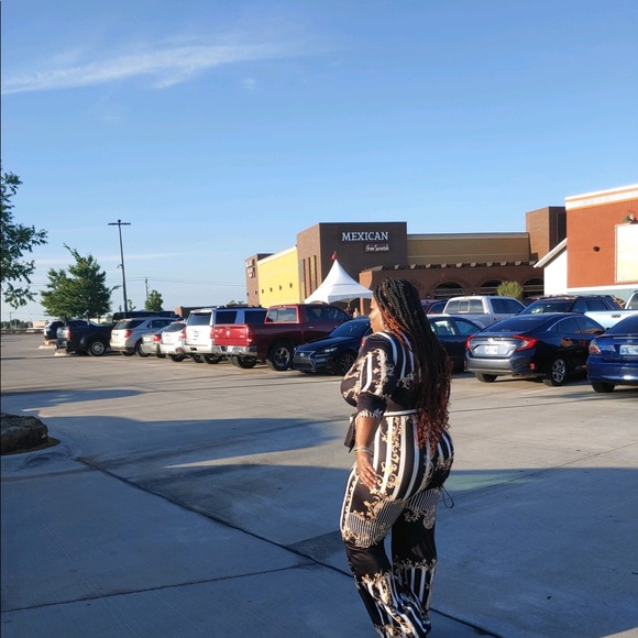 Meet your Posher, Jade - Picture 1 of 1